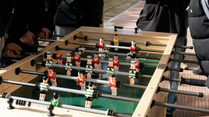 Feilt an euren Tischfußball-Skills mit Präzision und Taktik